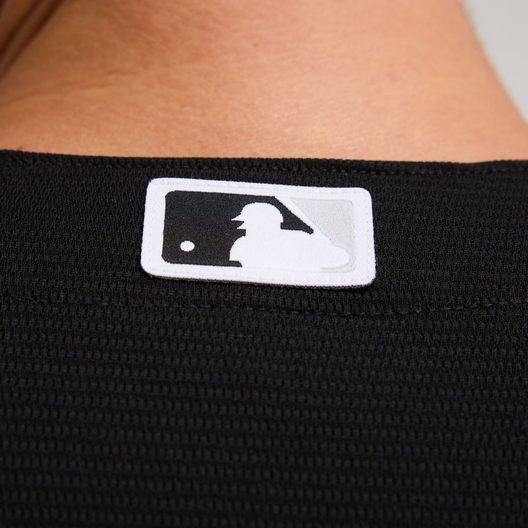 Men's Chicago White Sox Black Alternate Replica MLB Baseball Jersey - view 20