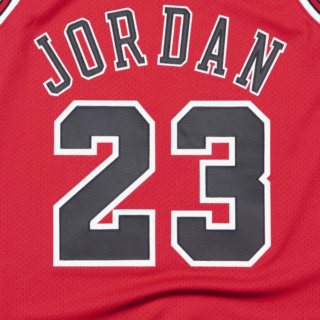 Men's Chicago Bulls NBA Basketball Jersey Road Finals Michael Jordan 1997-98 - view 8