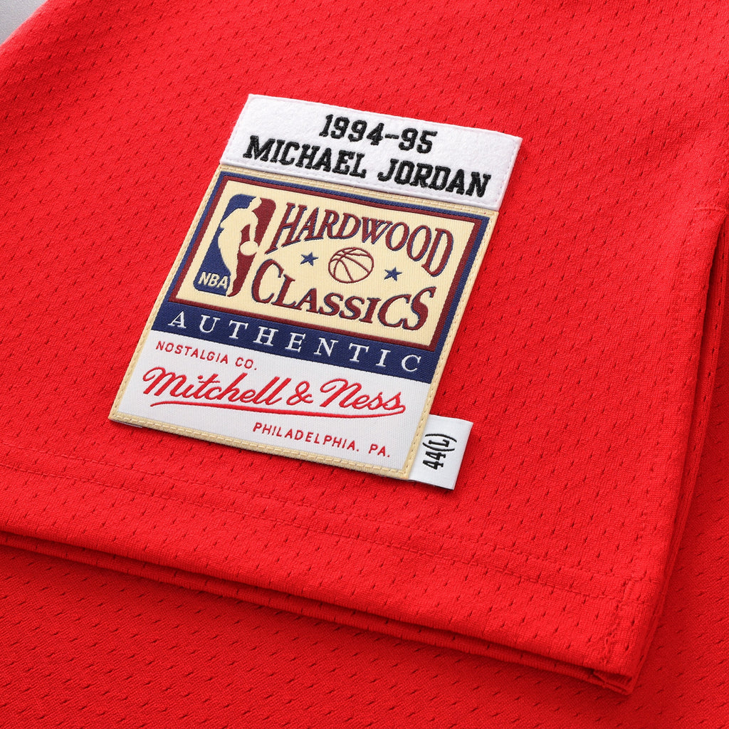 Men's Chicago Bulls Michael Jordan 1994-95 Road 45 NBA Basketball Jersey - Red - view 6
