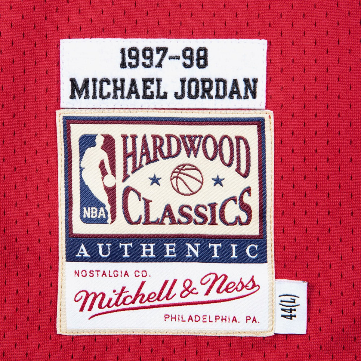 Men's Chicago Bulls NBA Basketball Jersey Road Finals Michael Jordan 1997-98 - view 9
