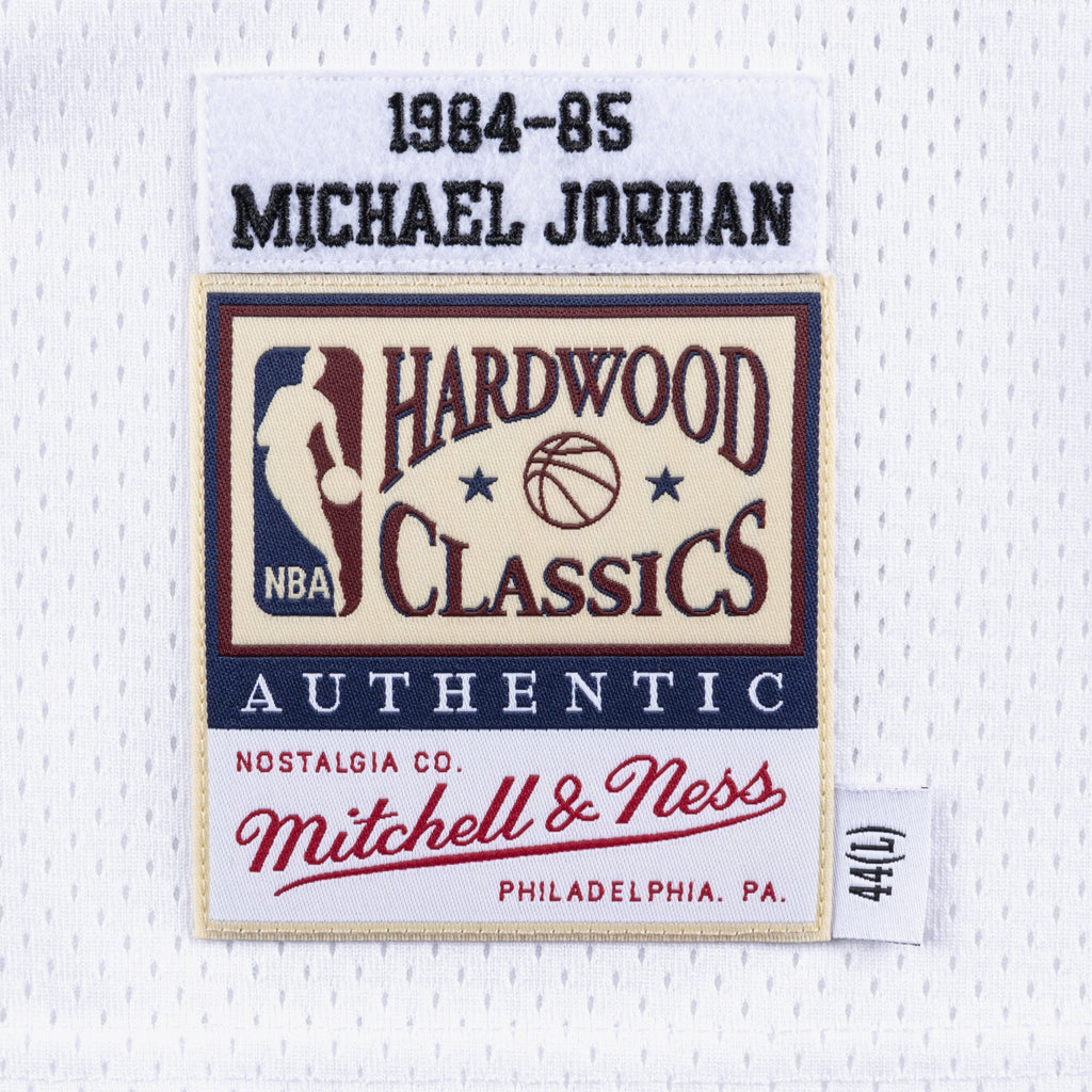 Men's Chicago Bulls NBA Basketball Jersey Michael Jordan 1984-85 - view 4