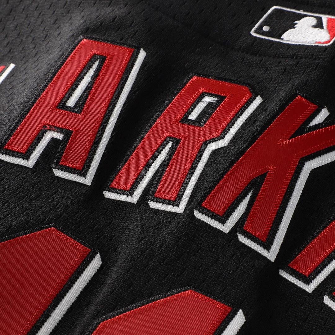 Men's Cincinnati Reds Barry Larkin Black Cooperstown Collection Mesh Batting Practice Button-Up MLB Baseball Jersey - view 12