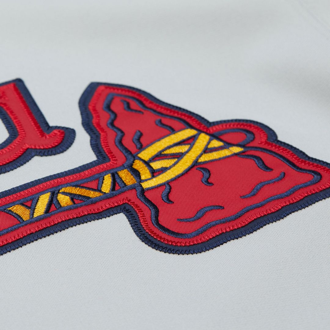Men's Atlanta Braves Chipper Jones Gray 1995 Throwback MLB Baseball Jersey - view 8