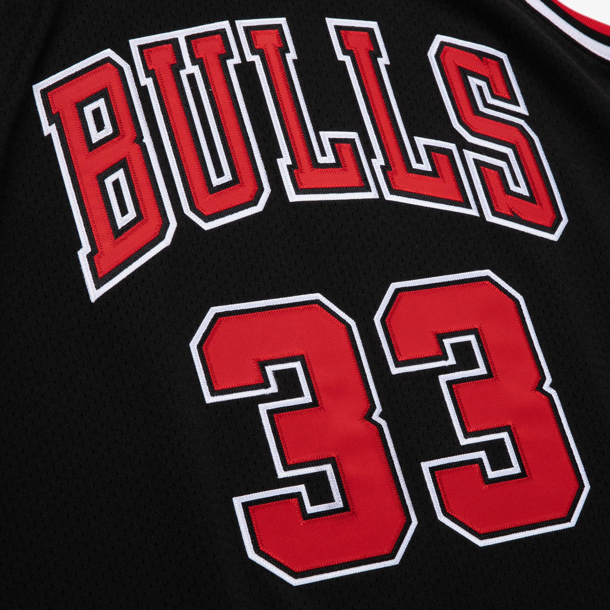 Men's Chicago Bulls NBA Basketball Jersey Alternate Scottie Pippen 1997 - view 4
