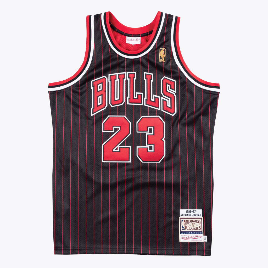 Men's Chicago Bulls NBA Basketball Jersey Alternate Michael Jordan 1996-97 - view 1