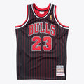 Men's Chicago Bulls NBA Basketball Jersey Alternate Michael Jordan 1996-97 - view 1