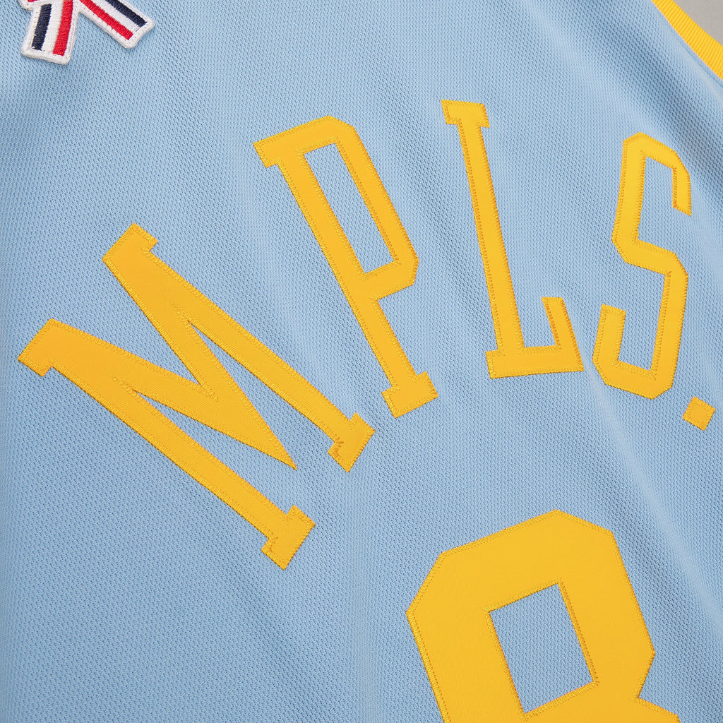 Men's Kobe Bryant Powder Blue Los Angeles Lakers 2001/02 Hardwood Classics NBA Basketball Jersey - view 4
