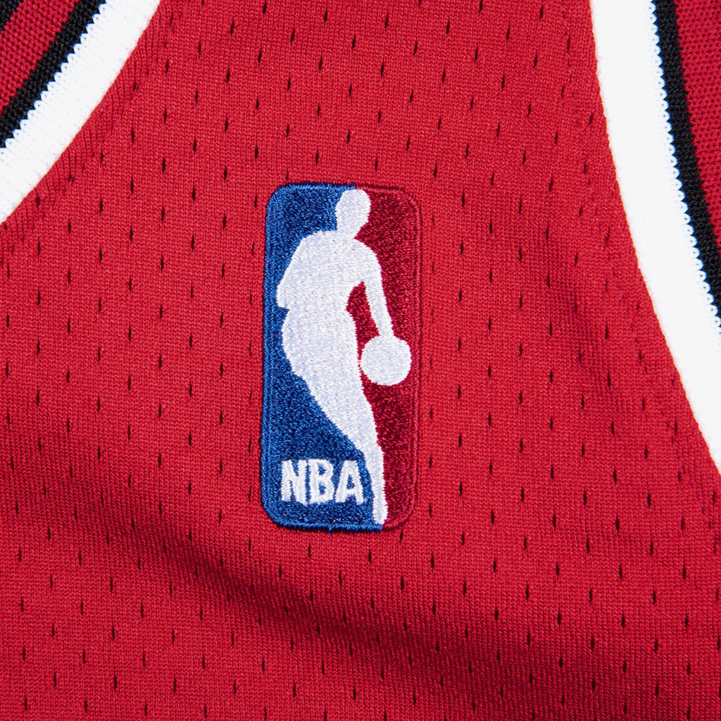 Men's Chicago Bulls NBA Basketball Jersey Road Finals Michael Jordan 1997-98 - view 6