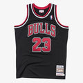 Men's Chicago Bulls NBA Basketball Jersey Alternate Michael Jordan 1997-98 - view 1