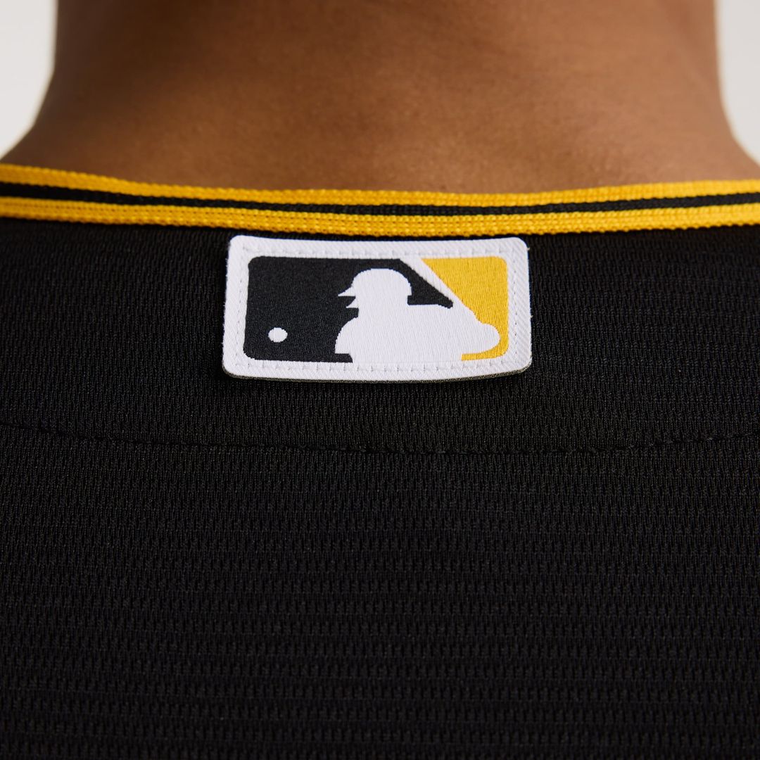 Men's Pittsburgh Pirates Black Alternate Replica MLB Baseball Jersey - view 11