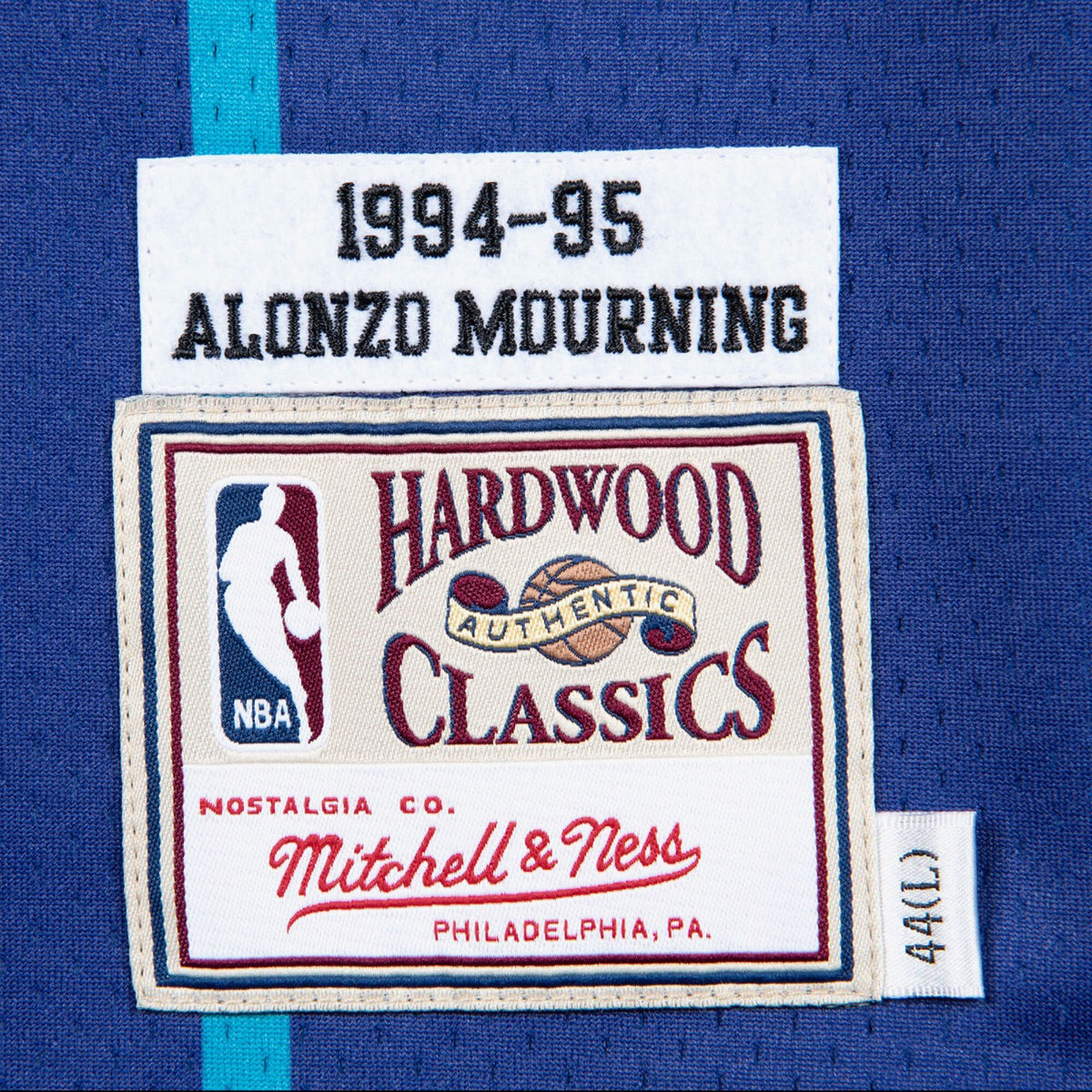 Men's Charlotte Hornets NBA Basketball Jersey Alternate Alonzo Mourning 1994-95 - view 4