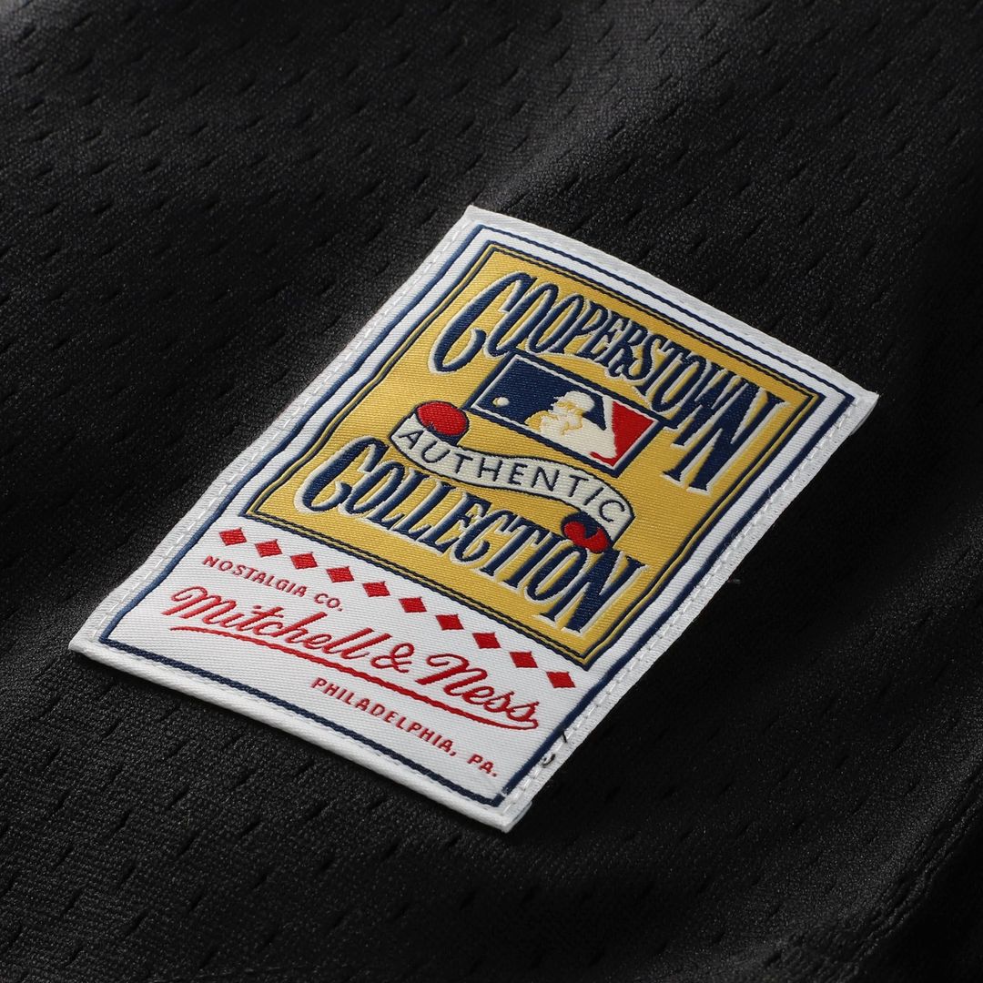 Men's Cincinnati Reds Barry Larkin Black Cooperstown Collection Mesh Batting Practice Button-Up MLB Baseball Jersey - view 7